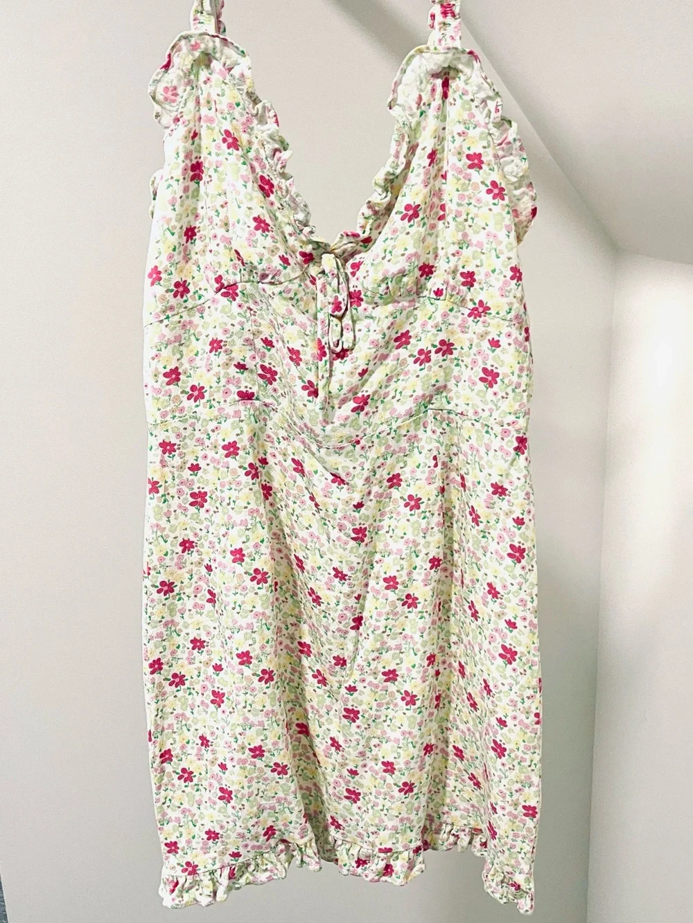 Charlie Holiday Floral Ruffle Mini Dress EUC - Picture 9 of 16